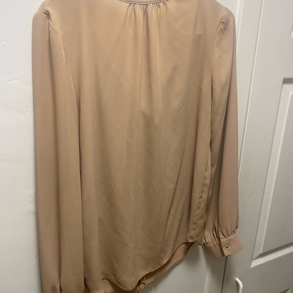 Used like new. Women top. Small - Picture 2 of 3